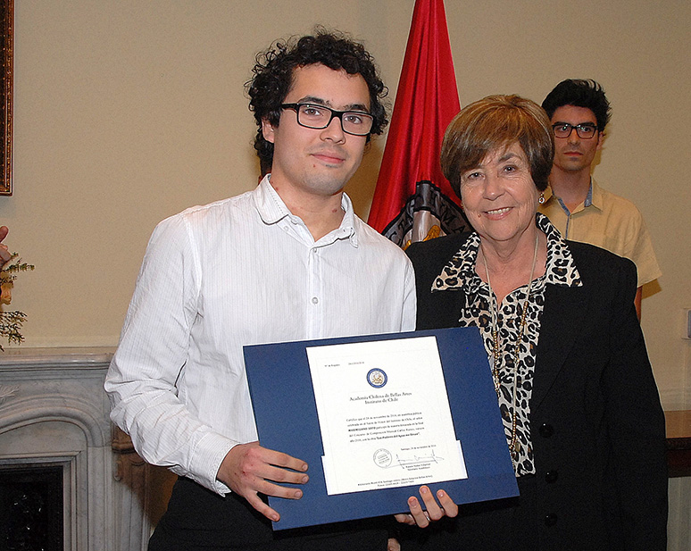 Maximiliano Soto (Primer Lugar), Carmen Luisa Letelier (Jurado)